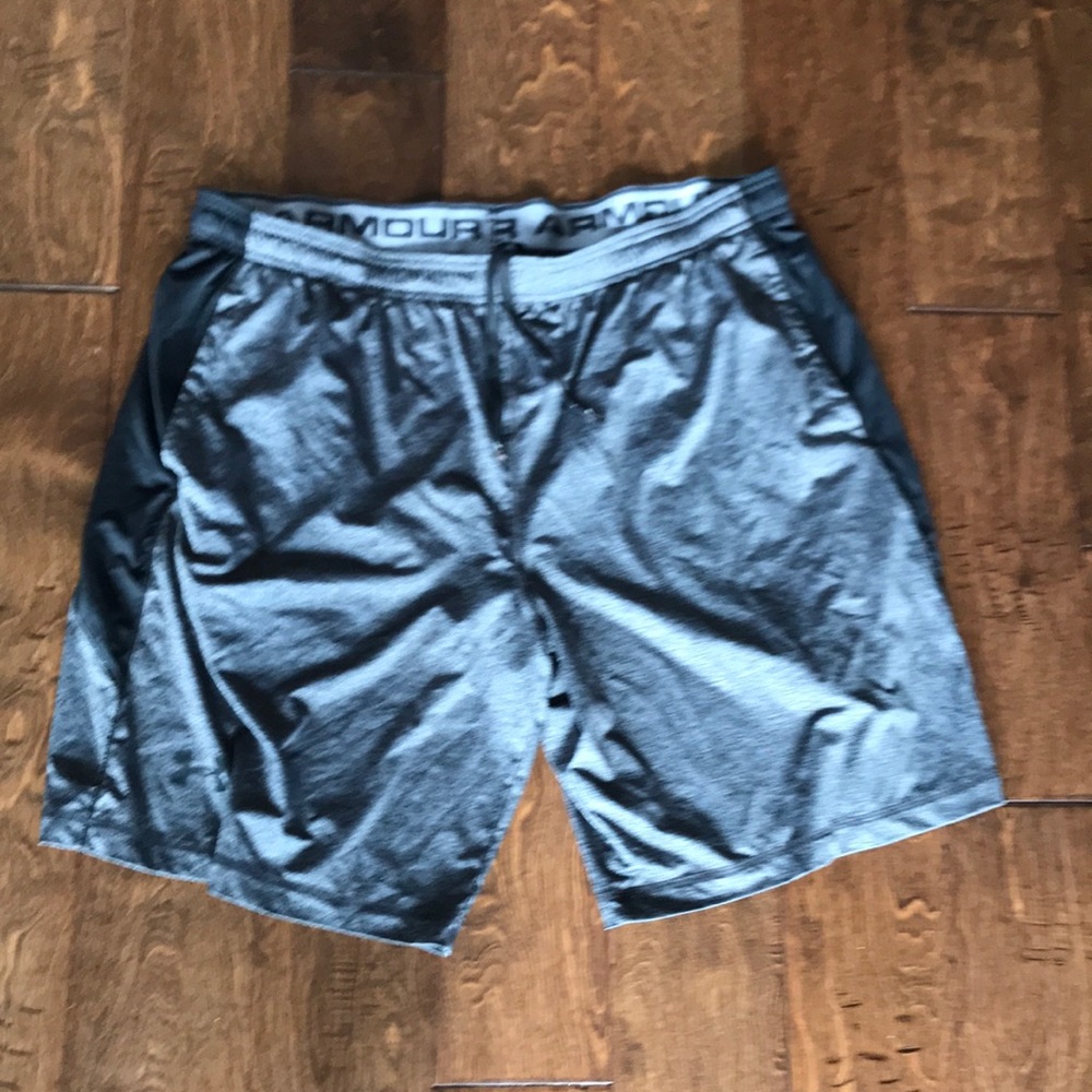 Me a under armour workout shorts